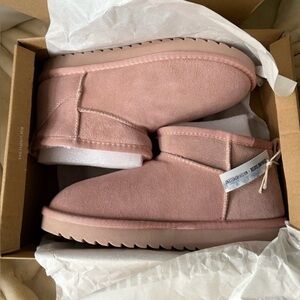 Pink Cushionaire HIP Cozy Mini Ankle Boot- NEW with tags!✨